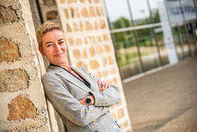photographe portrait lifestyle family à Bressuire, Parthenay, Niort, Les Herbiers, Cholet . déplacements en Deux Sèvres, Vendée, Maine et Loire, et sur toute la france.