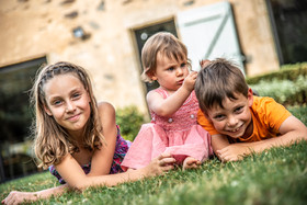 photographe portrait lifestyle family à Bressuire, Parthenay, Niort, Les Herbiers, Cholet . déplacements en Deux Sèvres, Vendée, Maine et Loire, et sur toute la france.