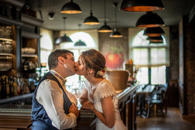 photographe de mariage dans les Deux Sèvres, la Vendée, et le Maines et Loire. Photographe à Bressuire, Parthenay, Niort, Les Herbiers, Cholet, et Saumur.